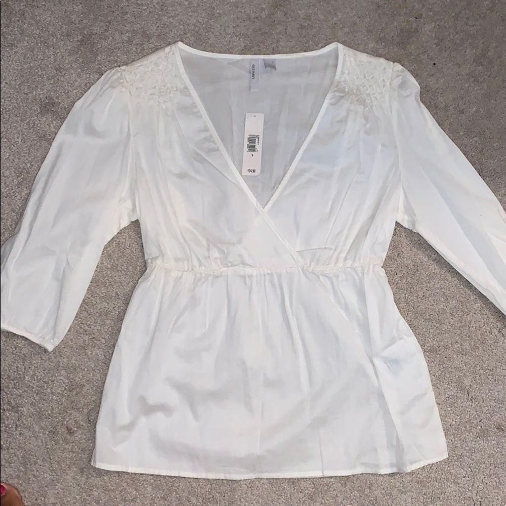 Old Navy top.  Cream size small NWT